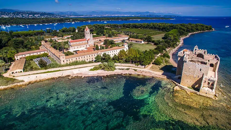 saint honorat 539x960 1